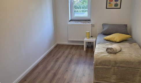 Room for rent in a shared apartment (3 people) on the ground floor, fully furnished, in Munich, Moosach.