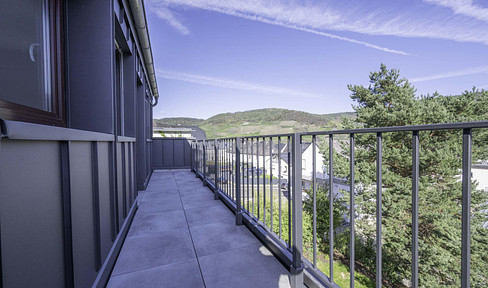 Ein Haus mit Aussicht – DG-Wohnung mit Panorama-Burgblick, klimatisiert