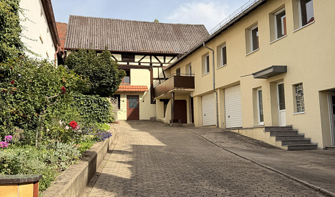 3-room apartment, fitted kitchen, balcony, garage.
