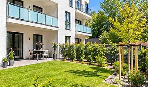 Comfortable new construction with a private garden, elevator, and parking space.