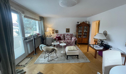 schöne 3-Zimmer-Wohnung mit Einbauküche, Parkett und Balkon zentrumsnaher Lage in Coburg