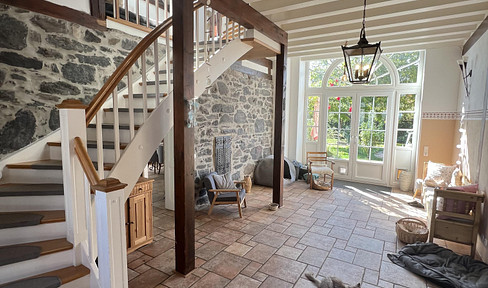 Liebevoll restaurierte Hofreite mit Garten