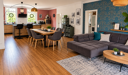 Living and working by the North Sea on a 430 square meter property.