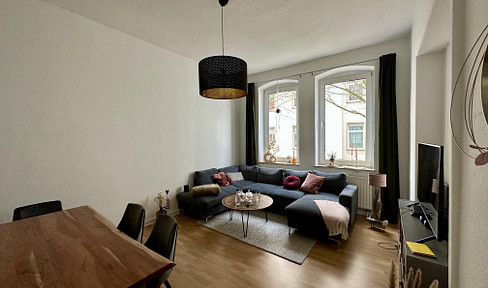 Spacious 4-room apartment in a historic building, located on the 3rd floor, offering expansive views over Osnabrück.