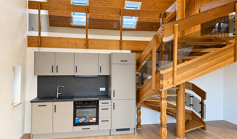 Exklusive 2,5-Zimmer-Maisonette mit Aufzug, neuer Küche & Weitsicht – zentral in Weingarten