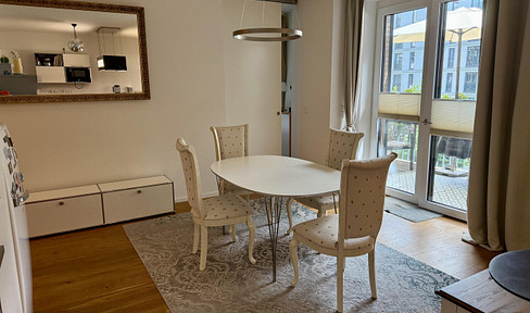 Geschmackvolle Wohnung mit vier Zimmern, Balkon und Privatterrasse in HafenCity, Hamburg