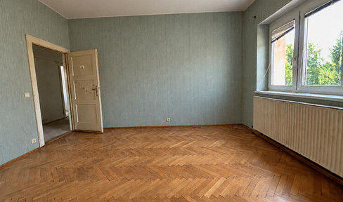 Space for your living ideas: 3-room apartment with balcony in a prime location in Bamberg.