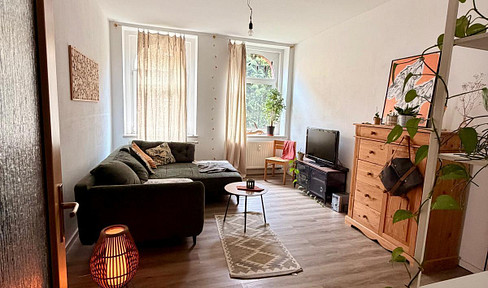 Attractive 2-room apartment on the ground floor in Hirschberg/Saale.