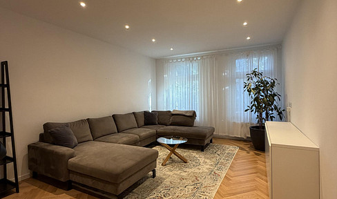 Möblierte 3-Zimmer-Altbauwohnung, 80m2 auf Zeit mit Fischgrätenparkett in Berlin-Wilmersdorf