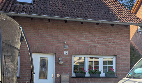 Semi-detached house in a quiet, residential street in Schwerte-Villigst, for sale by owner.