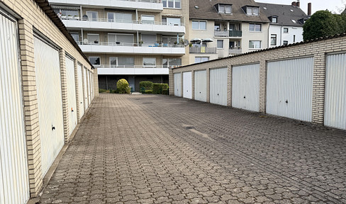 Garagenhof mit 17 Garagen zu verkaufen