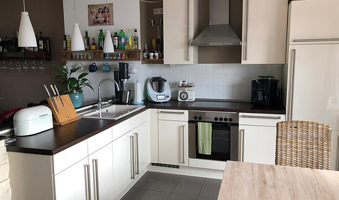 helle, moderne 2 Zimmer Maisonettewohnung im Zentrum/MG mit Balkon und Kfz-Abstellplatz im Innenhof