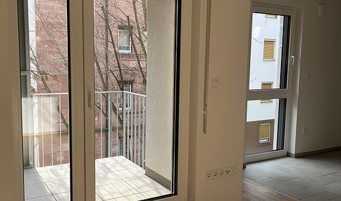 *Neubau* 2-Zi-Whg mit Balkon und EBK; ca. 37qm; nähe TH und Strand Wöhrder See von Privat