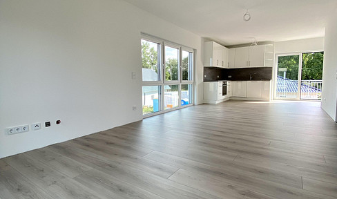 Urban appeal. Living amidst nature. Exclusive 4-room apartment near Hamburg.