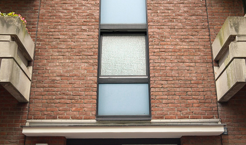Vermietete 2-Zimmer-Eigentumswohnung mit Balkon und Duplexstellplatz in Köln-Braunsfeld