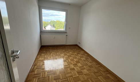 Helle 3-Zimmer-Dachgeschosswohnung mit Balkon und Weitblick in Großseifen