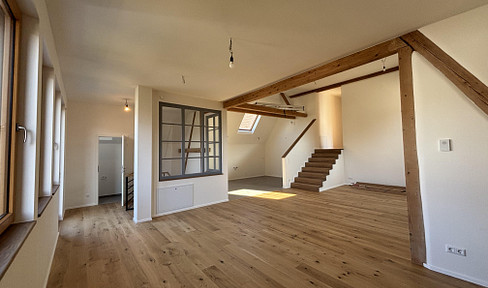 Einzigartiges Wohnen – Loftwohnung mit sonnigem Balkon & eigenem Garten