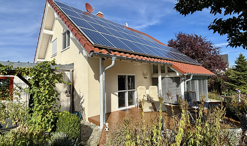 Bright, energy-efficient detached house in a quiet location on the outskirts of Ansbach.