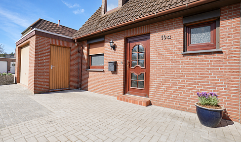 Modernisierte Doppelhaushälfte in Delmenhorst Stickgras/Annenriede