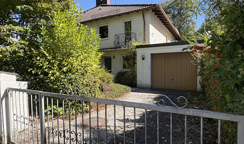 Gegen Gebot ohne Provision: Großzügige Doppelhaushälfte in München-Hadern