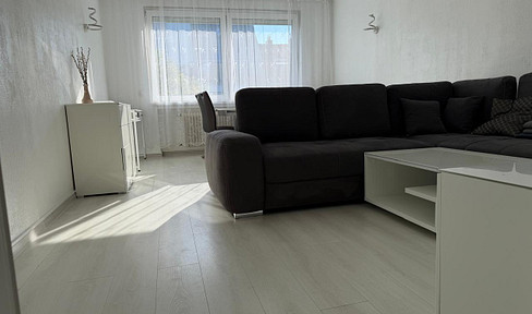 Frisch renovierte, voll möblierte 2-Zimmer-Wohnung mit Balkon in Düsseldorf-Oberbilk