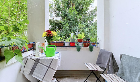 Südbalkon ins Grüne, super Schnitt, Wannenbad, Wohnküche, voll möbliert