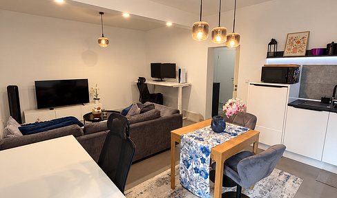 Apartment with two balconies, located right next to Bermuda Triangle.