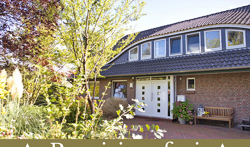 Living and Working: House with office space on approximately 2400 square meters of land.