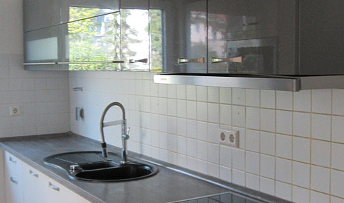 Ruhige zentrale 4,5-Zimmer-Wohnung mit großem Balkon 1. OG Herrenberg Ziegelfeld Wallbox Stellplatz