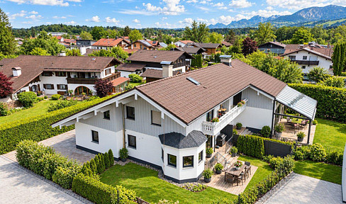 Provisionsfrei: Kernsanierte Doppelhaushälfte mit Erker, Kachelofen und Südgarten – Thansau am Inn