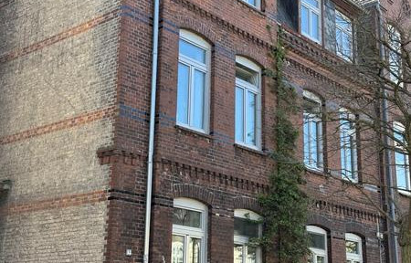 Historic townhouse with 4 apartments, a garden, and views of the Baltic Sea – 160 meters to the sea.