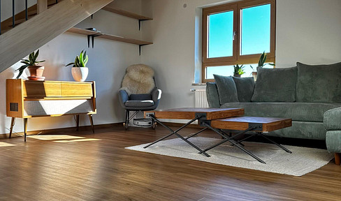 Maisonette-Wohnung mit Galerie, Wintergarten und Walberla-Blick
