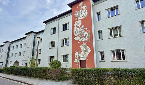2-room apartment with balcony & bathtub - suitable for shared living - parquet flooring.