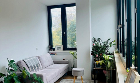 Attractive 1-bedroom apartment - includes kitchen, built-in wardrobe, washing machine, and more.