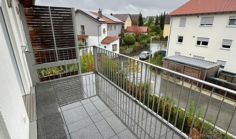 Wunderschöne KfW 55 2-ZW Wohnung BJ 2023 EBK Balkon TG Stellplatz