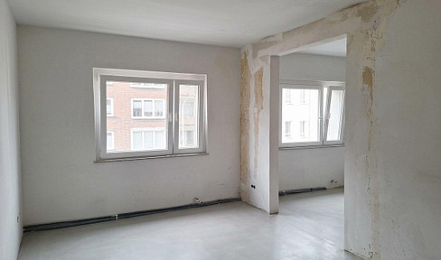 First occupancy after complete renovation: Modern 4-room apartment near Rüttenscheid.