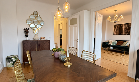 Freie Winterhuder Altbauwohnung in der Endetage