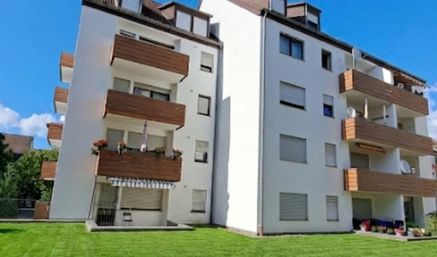 Modernized 2-room apartment with air conditioning - centrally located and quiet.