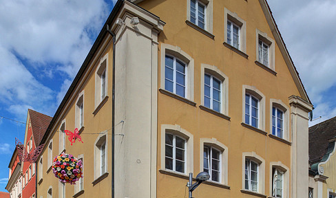 Elegant office space located in a pedestrian zone near the marketplace, suitable for combining with living accommodation or as staff housing.