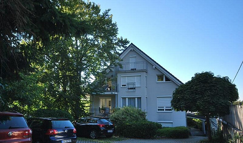 Bright, spacious 2-room apartment with gallery area - no agency fees.