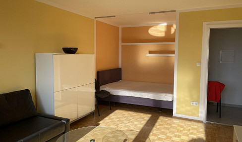 Apartment for sale in Munich-Bogenhausen, free of encumbrances – immediately available, ideal for personal use.