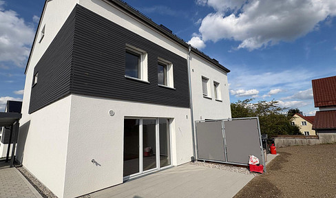 Move in and relax: Family-friendly semi-detached house with a garden in a quiet location.