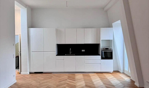 Exklusive 2-Zimmer-Dachgeschosswohnung in Berlin-Lichtenberg