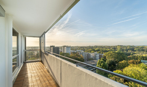Frisch modernisiert: 3 Zi., 89 m², Loggia mit Weitblick, 11. OG, provisionsfrei