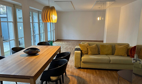 Basement apartment with courtyard, terrace, and sunroom in the Kunibertsviertel neighborhood – no commission fees.