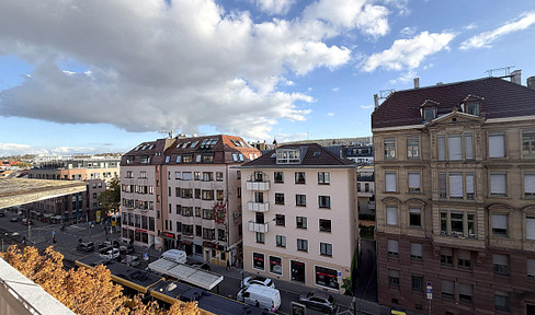Penthouse-style apartment with stunning views of Stuttgart-West: 2-room apartment with a private rooftop terrace and elevator access.