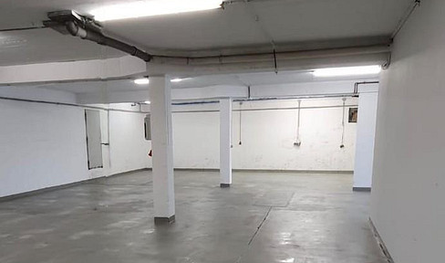Gepflegte Halle mit Büros - sofort bezugsfrei
