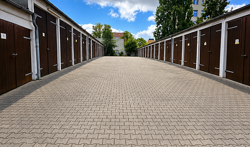 Garagenanlage mit 38 Garagen komplett zu vermieten – Berlin-Neukölln