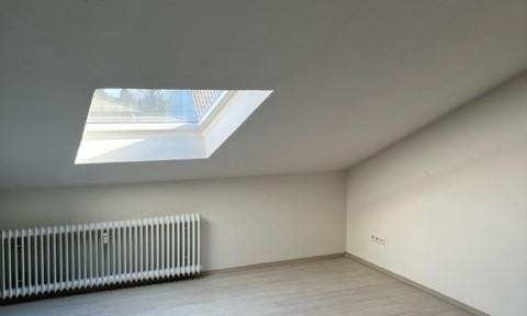 Bright, city-center apartment in the attic of a building, located in Eschweiler.