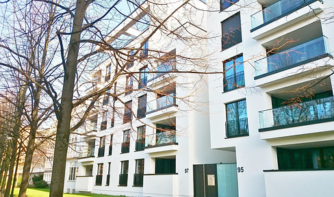 Hochwertige, zentrale Stadtwohnung mit Loggia/ eine Ruheoase, direkt in den Wallanlagen